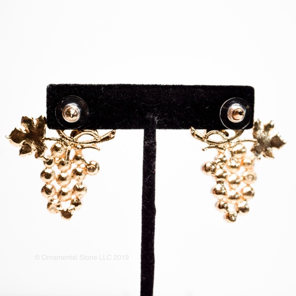 ORNAMENTAL STONE Lacey Grape Cluster Faux Pearl - Picture 8 of 8